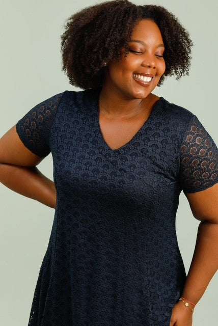 🌿 Robe Éléonore – Dentelle bleu marine