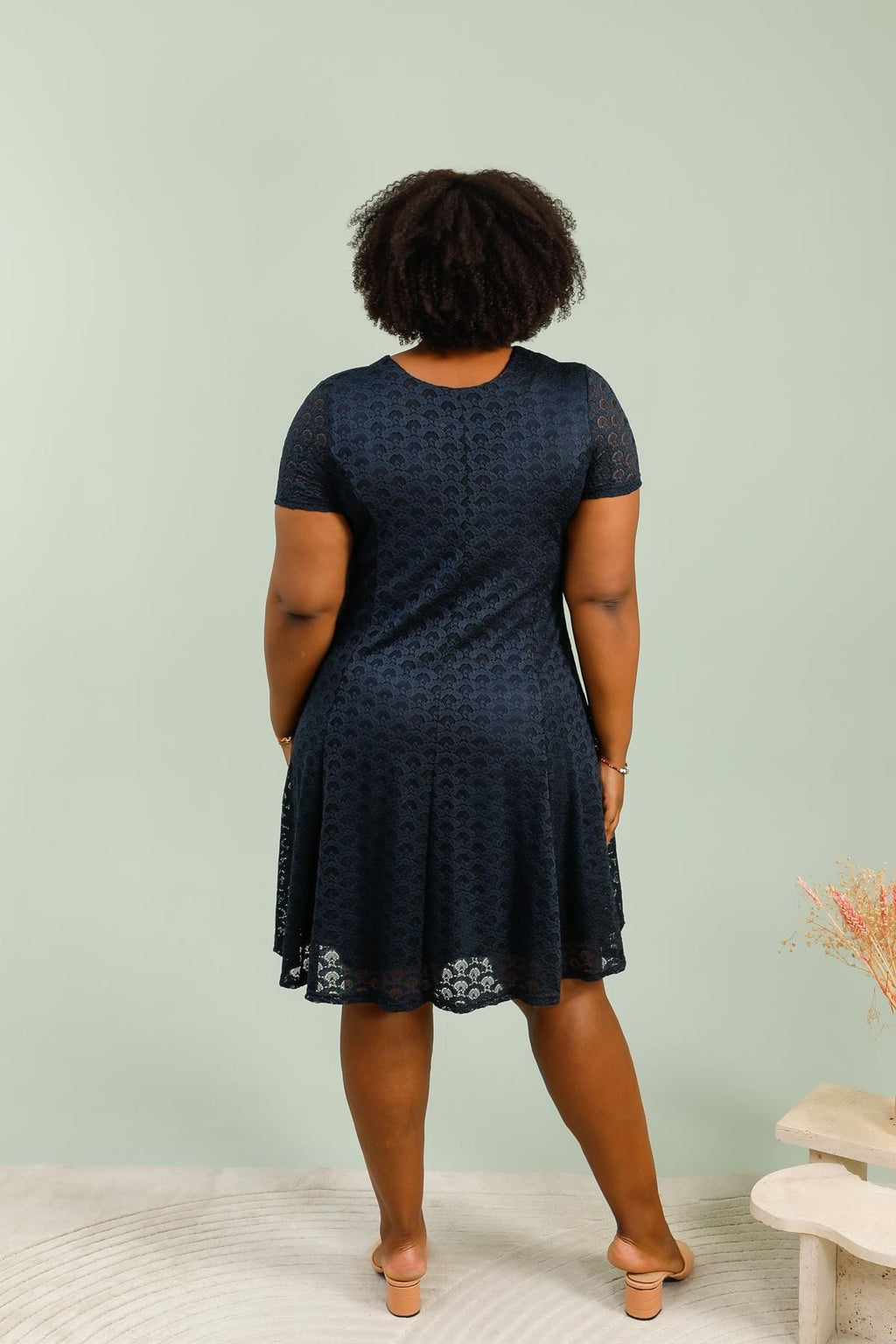 🌿 Robe Éléonore – Dentelle bleu marine