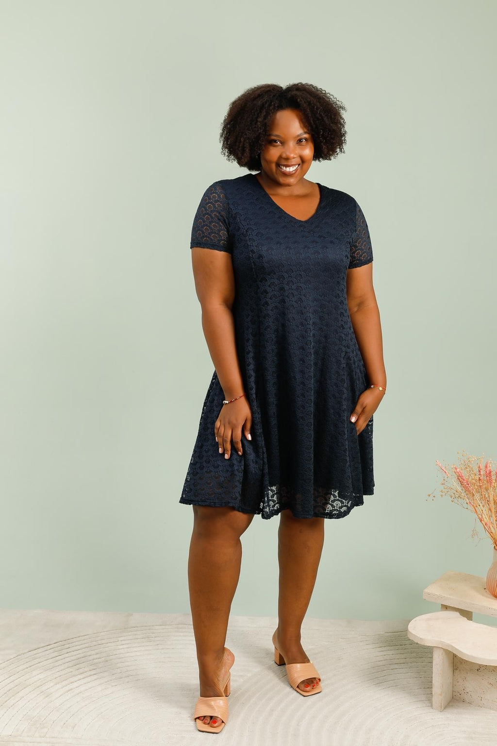 🌿 Robe Éléonore – Dentelle bleu marine