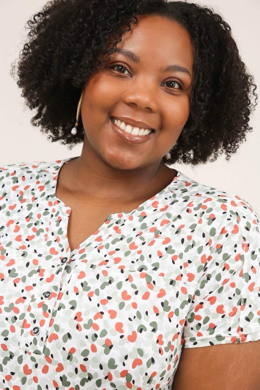 🌿 Blouse Rosalie – Imprimé vert & corail