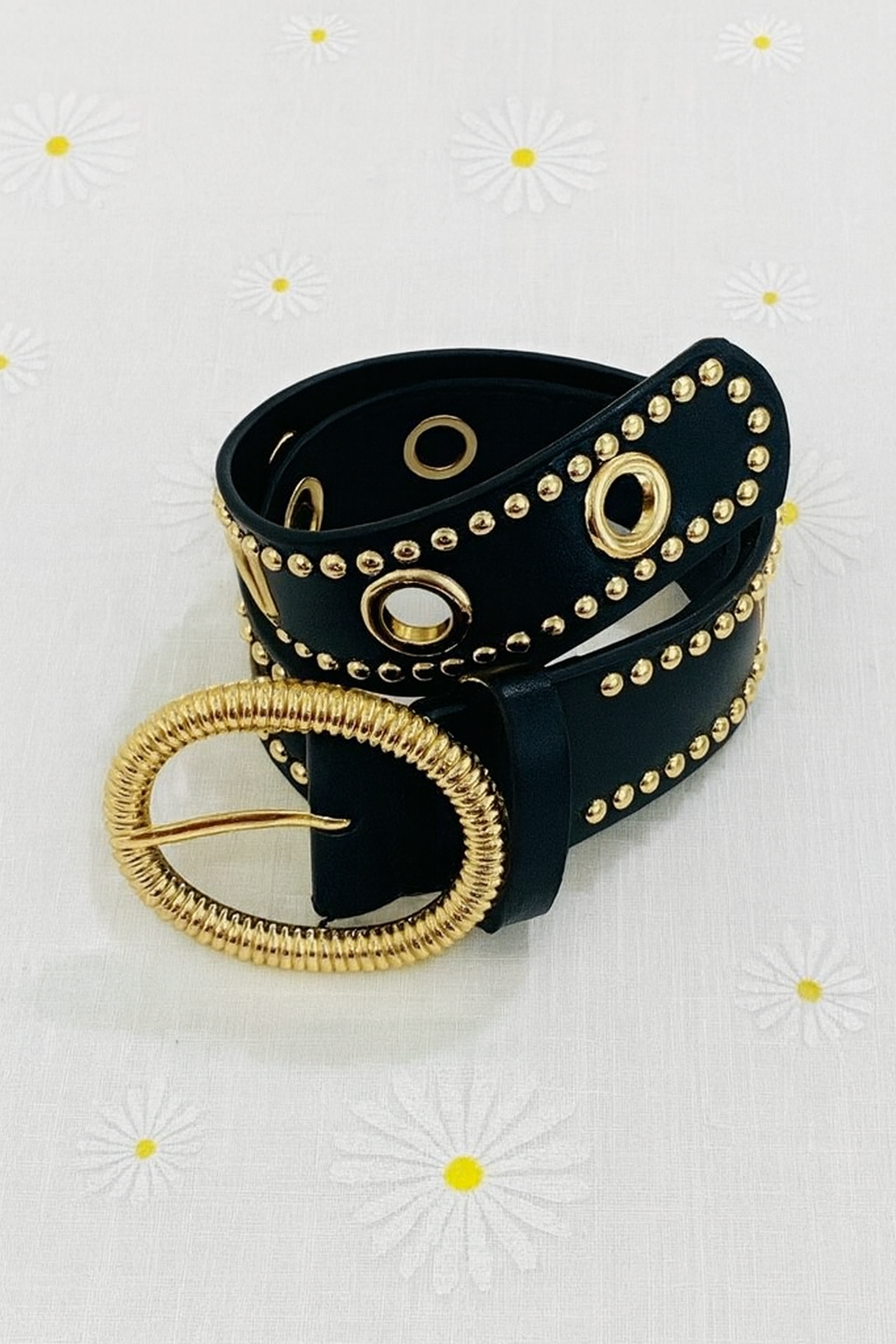 Ceinture cloutée