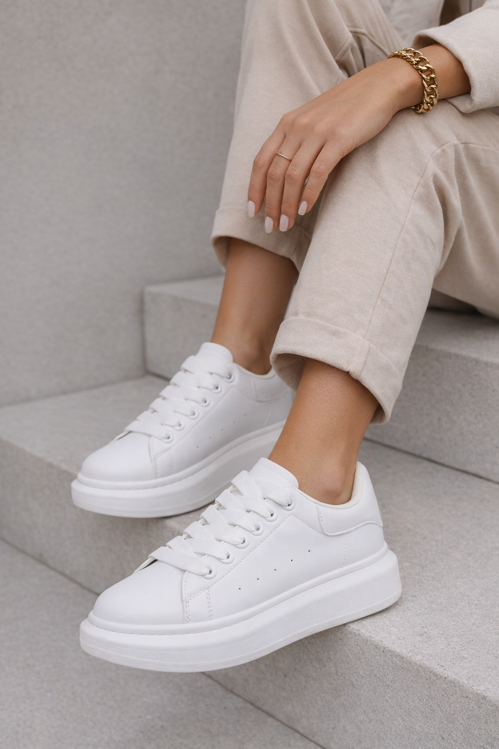 Baskets blanches à plateforme – modèle intemporel