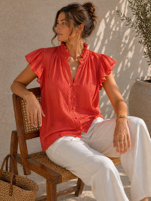 🌺 Blouse Broderie Anglaise – “Coralie”
