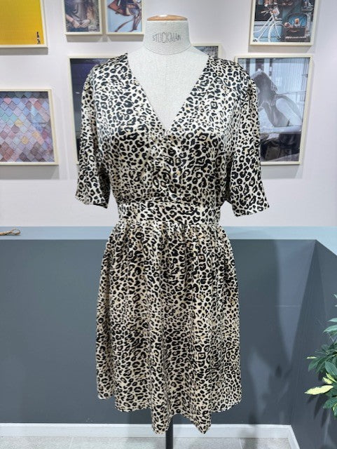 Robe Hilda