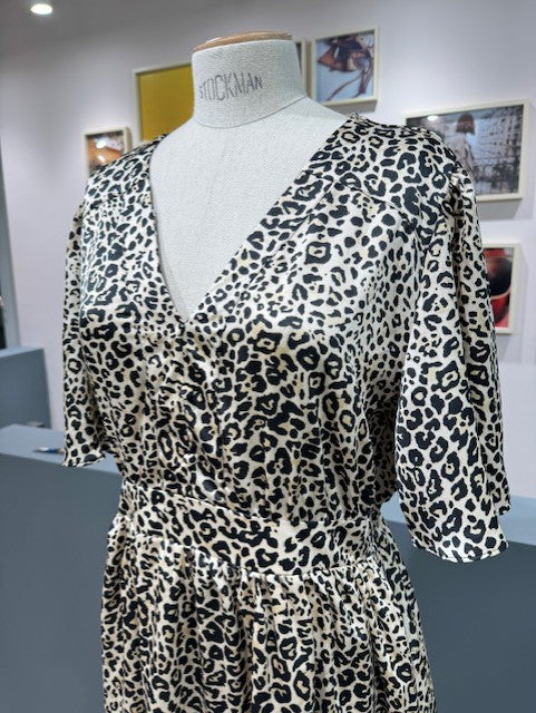 Robe Hilda