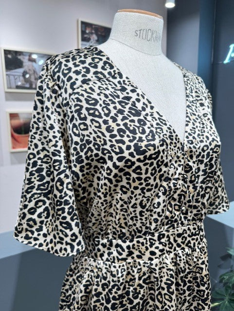 Robe Hilda