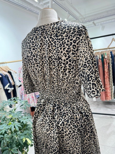 Robe Hilda